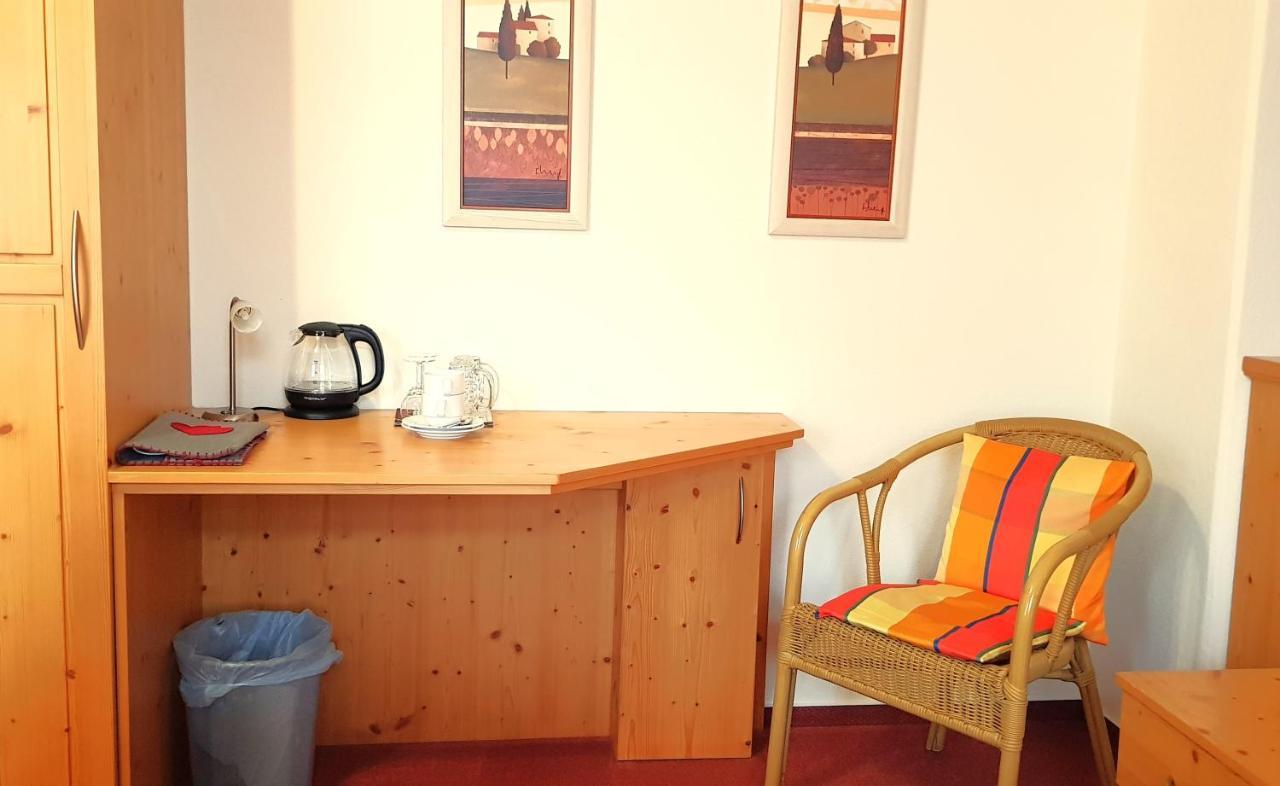 Villa Helvetia Bad Elster Bagian luar foto