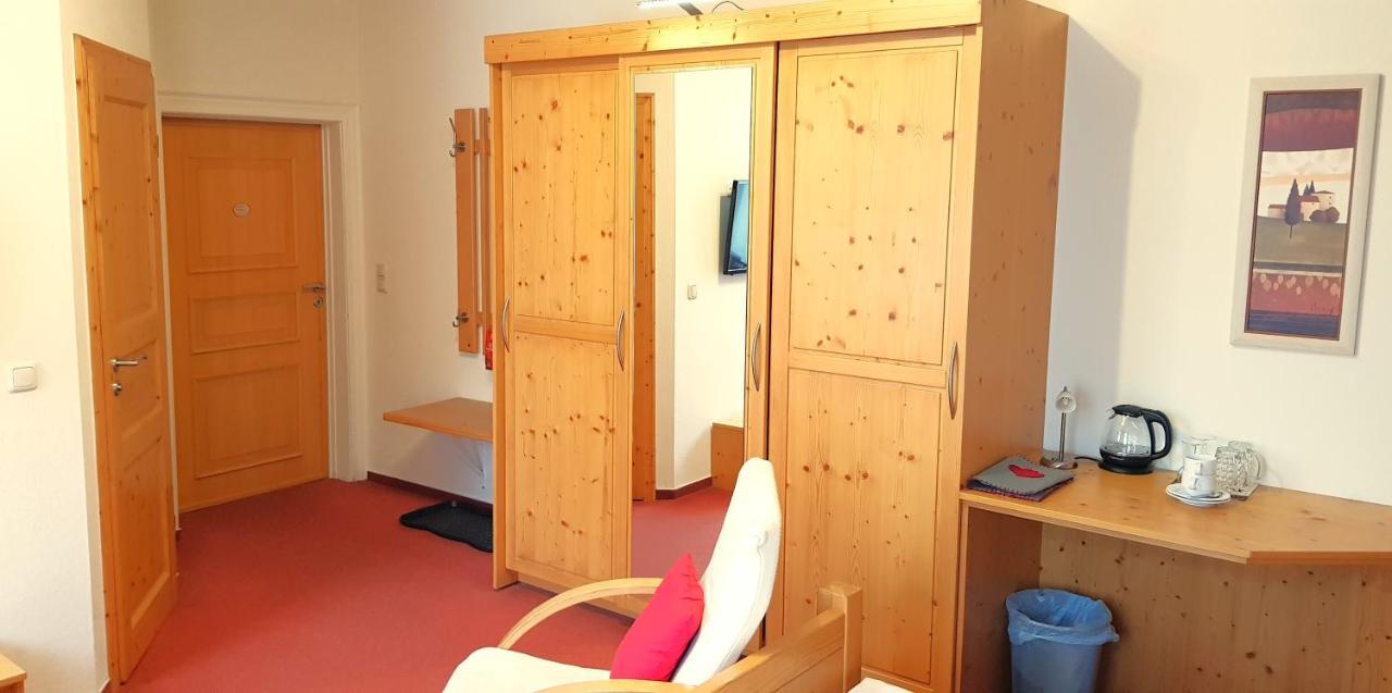 Villa Helvetia Bad Elster Bagian luar foto